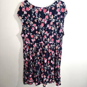 Torrid Navy Floral Sleeveless Wash & Wear Dress Sz 2 Stretch Waist, Lighweight